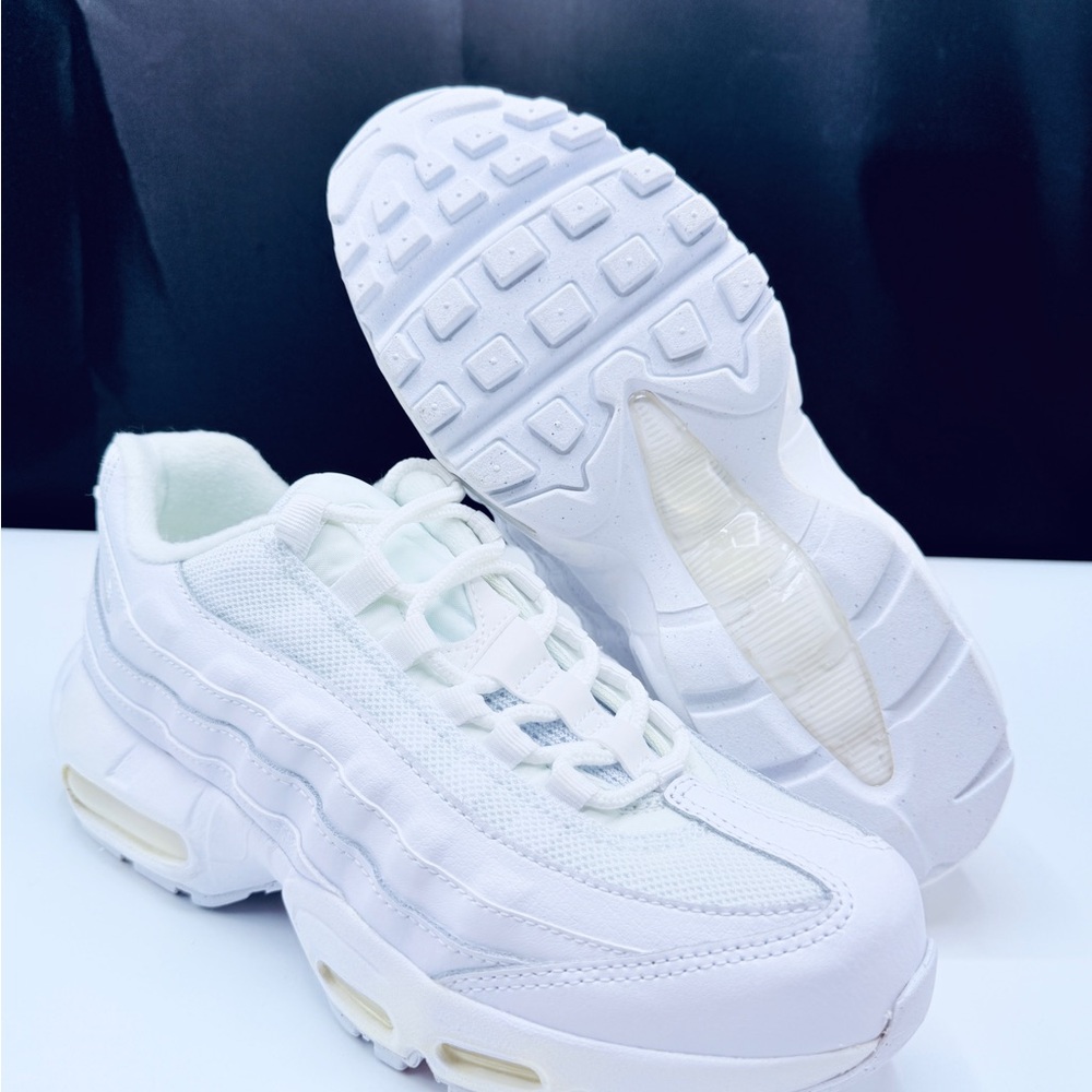 NIKE AIR MAX 95 RECRAFT (GS) "TRIPLE WHITE" SZ 7Y-WOMENS SZ 8.5 [CJ3906-100] New